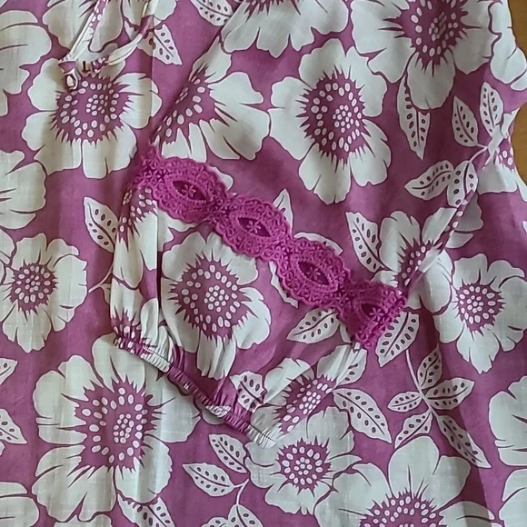 Vacation Top - Picture 2 of 4